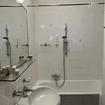 Hotell American 3*