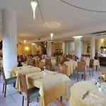 American Hotell 3*