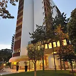 Hotell American 3*