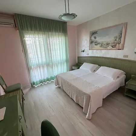 American Hotel