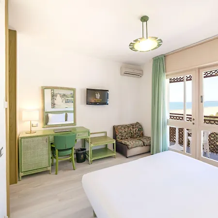 Hotel American 3*