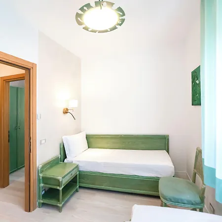 Hotel American 3*