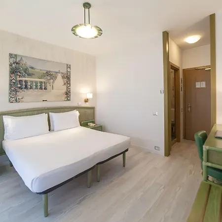 Hotel American 3*